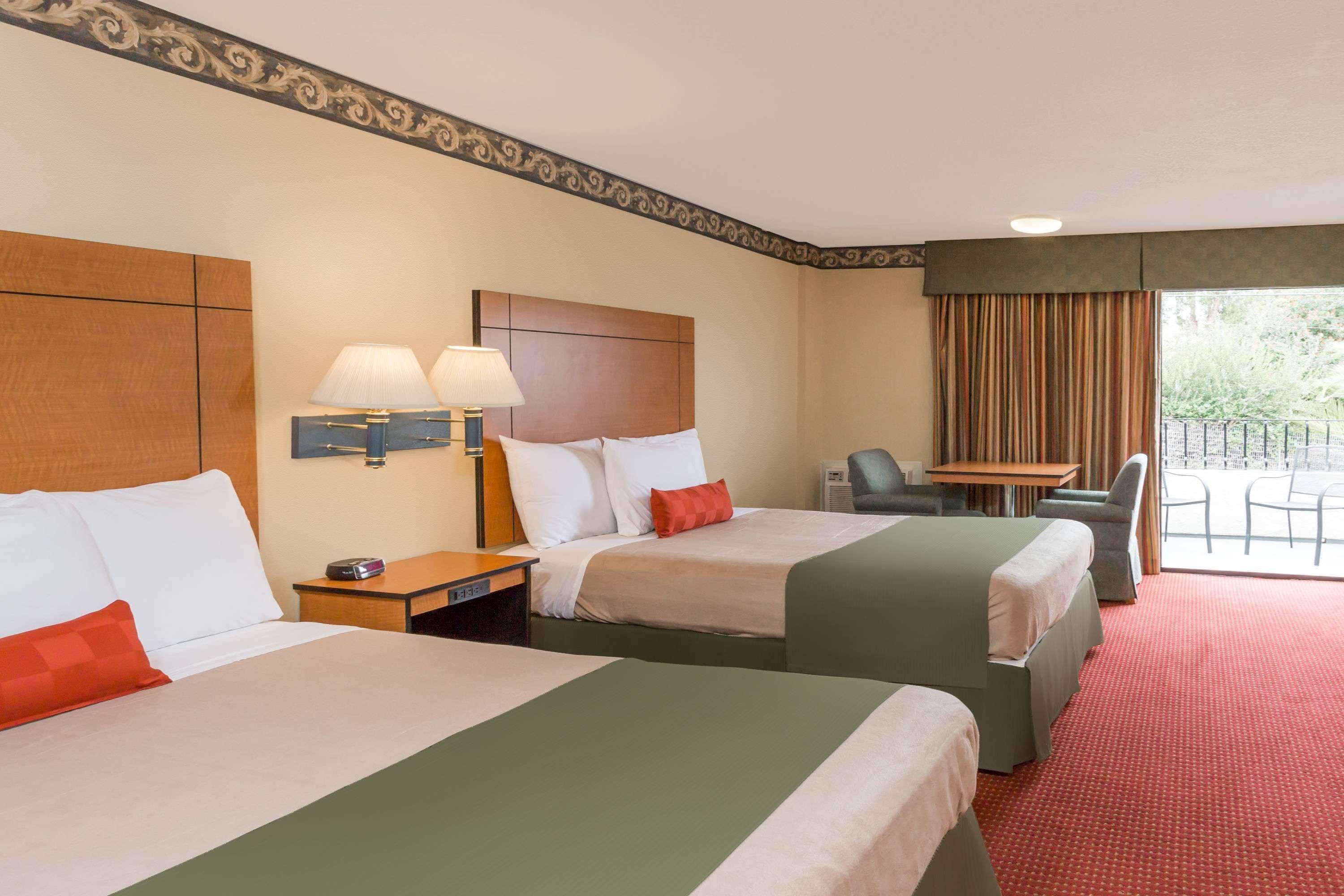 Travelodge By Wyndham San Clemente Beach Екстер'єр фото