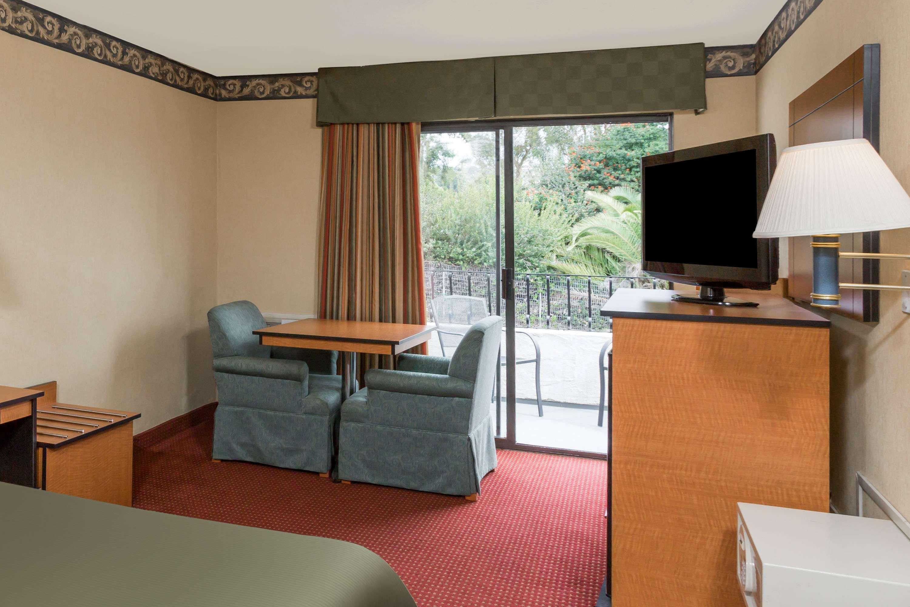 Travelodge By Wyndham San Clemente Beach Екстер'єр фото