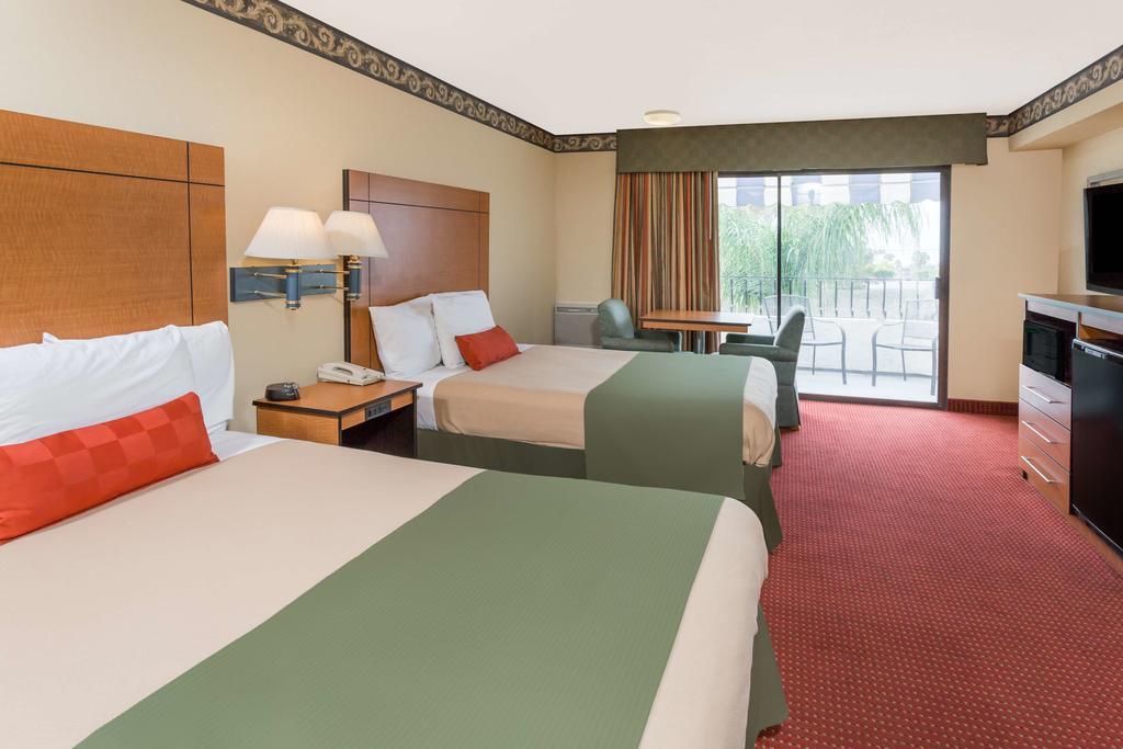 Travelodge By Wyndham San Clemente Beach Екстер'єр фото
