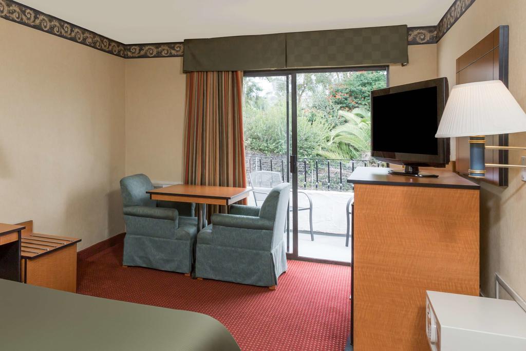Travelodge By Wyndham San Clemente Beach Екстер'єр фото